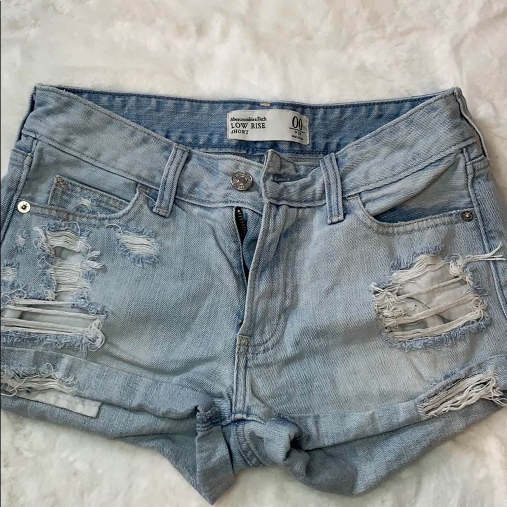 A&F low rise short